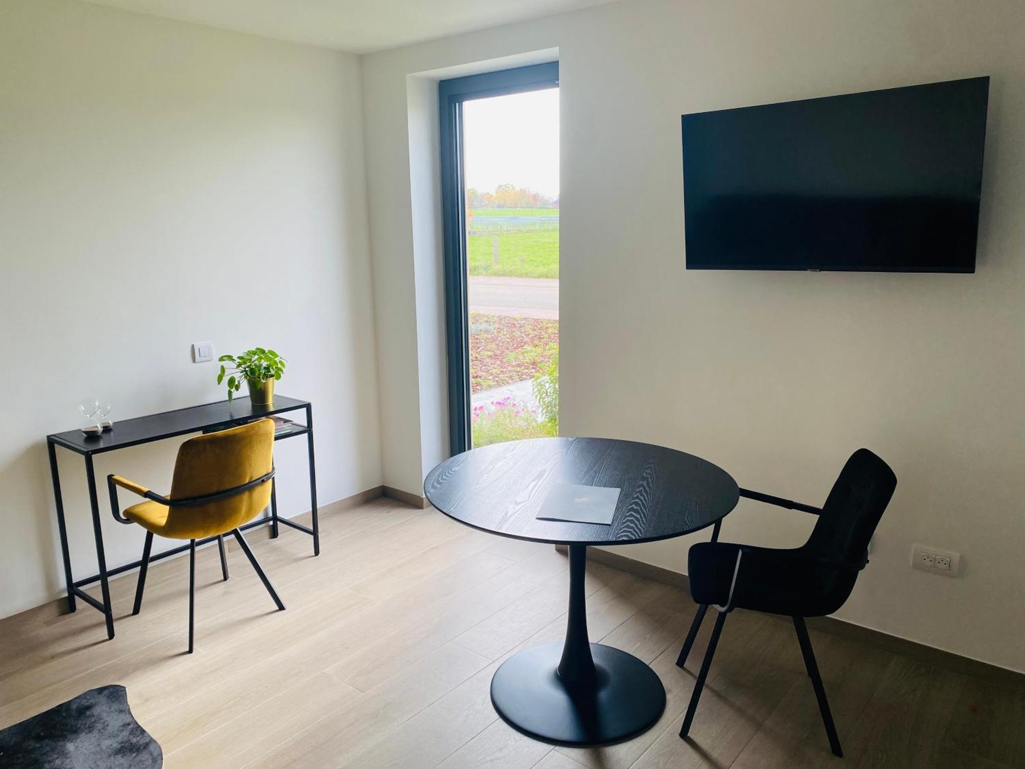 Inova Guesthouse ハッセルト エクステリア 写真