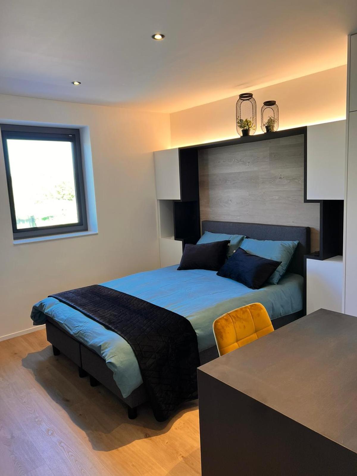 Inova Guesthouse ハッセルト エクステリア 写真